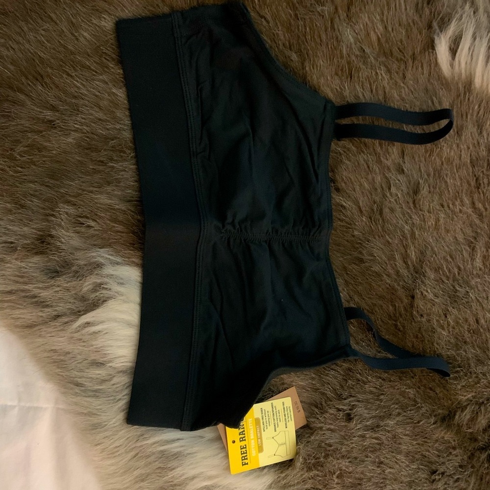 Wireless pull over bra never been worn. Made my Duluth Training Co.